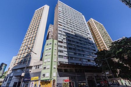 Studio para alugar com 25m², 1 quarto e sem vaga Studio para alugar com 25m², 1 quarto e sem vagaFachada