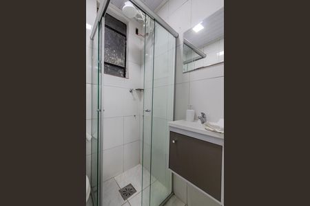 Banheiro de kitnet/studio para alugar com 1 quarto, 25m² em Centro Histórico, Porto Alegre