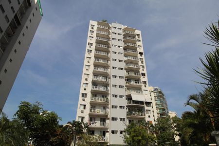 Apartamento para alugar com 79m², 2 quartos e 1 vagaFachada do bloco