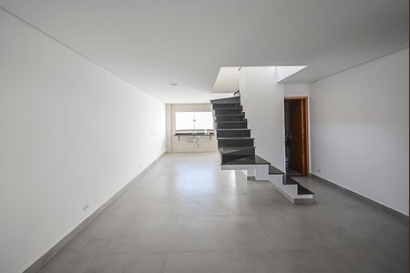Casa à venda com 150m², 3 quartos e 4 vagasSala/Cozinha