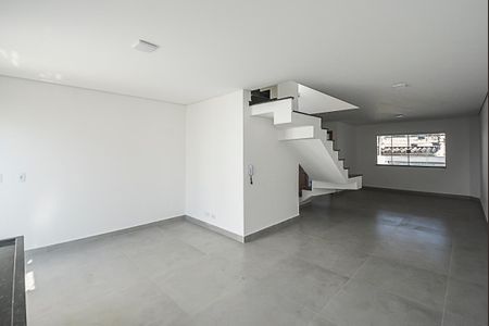 Casa à venda com 150m², 3 quartos e 4 vagasSala/Cozinha