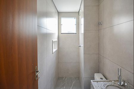 Casa à venda com 150m², 3 quartos e 4 vagasBanheiro da Suíte 2
