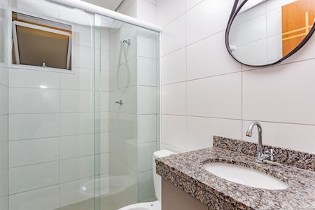 Banheiro de apartamento para alugar com 1 quarto, 32m² em Vila Brasilio Machado, São Paulo