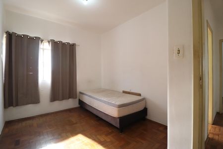 Quarto 1 de apartamento para alugar com 3 quartos, 45m² em Santa Maria, Uberlândia