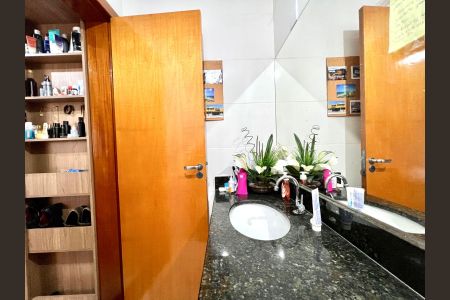 Apartamento à venda com 140m², 3 quartos e 4 vagas