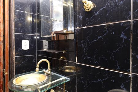 Apartamento para alugar com 60m², 2 quartos e sem vagaBanheiro