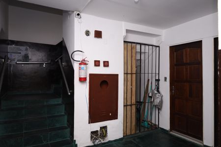 Apartamento para alugar com 60m², 2 quartos e sem vagaÁrea comum - Saguão do prédio