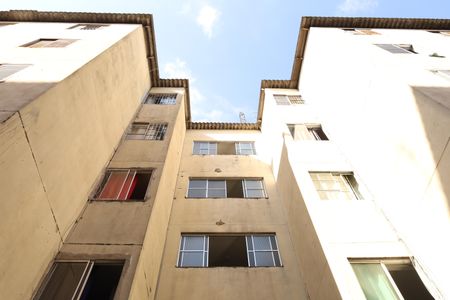 Apartamento para alugar com 60m², 2 quartos e sem vagaÁrea comum - Prédio