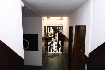 Apartamento para alugar com 60m², 2 quartos e sem vagaÁrea comum - Saguão do prédio