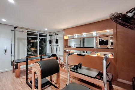 Apartamento à venda com 110m², 2 quartos e 2 vagas Apartamento à venda com 110m², 2 quartos e 2 vagasÁrea comum - Academia