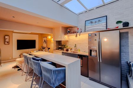 Apartamento à venda com 110m², 2 quartos e 2 vagas Apartamento à venda com 110m², 2 quartos e 2 vagasPiso Superior