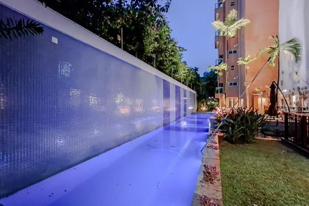 Apartamento à venda com 110m², 2 quartos e 2 vagas Apartamento à venda com 110m², 2 quartos e 2 vagasÁrea comum - Piscina