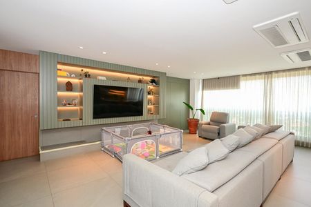 Apartamento para alugar com 211m², 3 quartos e 3 vagasSala