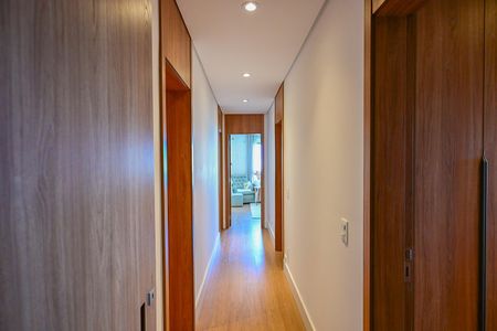 Apartamento para alugar com 211m², 3 quartos e 3 vagasCorredor