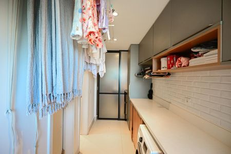 Apartamento para alugar com 211m², 3 quartos e 3 vagasÁrea de Serviço 