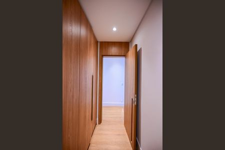 Apartamento para alugar com 211m², 3 quartos e 3 vagasArmário do Corredor