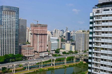 Apartamento para alugar com 211m², 3 quartos e 3 vagasVista da Suíte 2