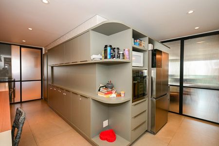 Apartamento para alugar com 211m², 3 quartos e 3 vagasCozinha
