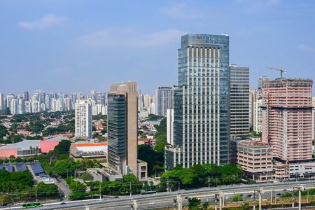 Apartamento para alugar com 211m², 3 quartos e 3 vagasVista da Suíte 1