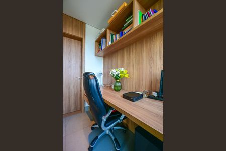 Apartamento para alugar com 211m², 3 quartos e 3 vagasEscritório