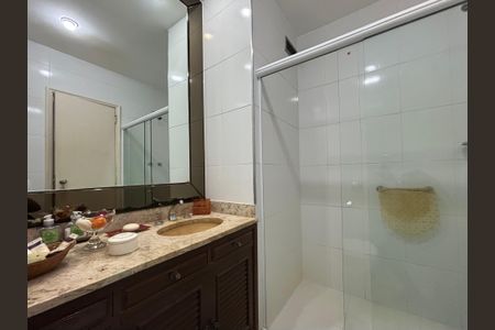 Apartamento à venda com 170m², 3 quartos e 2 vagasBanheiro social