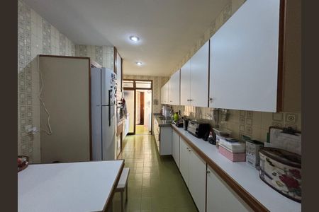 Apartamento à venda com 170m², 3 quartos e 2 vagasCozinha