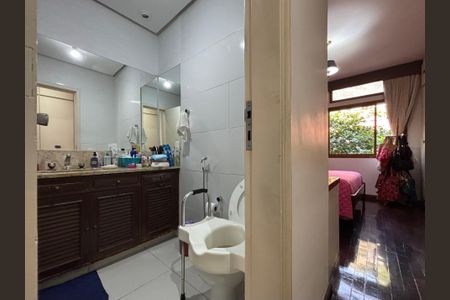 Apartamento à venda com 170m², 3 quartos e 2 vagasSuíte - banheiro