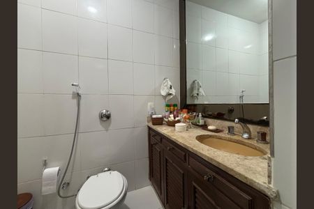 Apartamento à venda com 170m², 3 quartos e 2 vagasBanheiro social