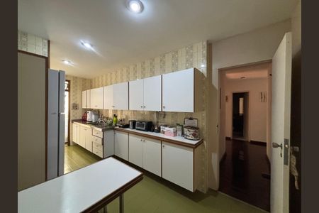 Apartamento à venda com 170m², 3 quartos e 2 vagasCozinha