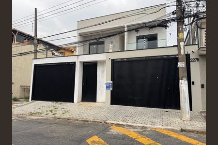 Casa à venda com 140m², 3 quartos e 4 vagas Casa à venda com 140m², 3 quartos e 4 vagasFachada com PLACA