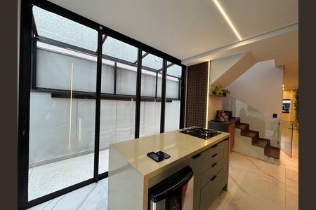 Casa à venda com 140m², 3 quartos e 4 vagas Casa à venda com 140m², 3 quartos e 4 vagasCozinha