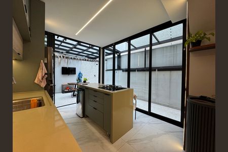 Casa à venda com 140m², 3 quartos e 4 vagas Casa à venda com 140m², 3 quartos e 4 vagasCozinha