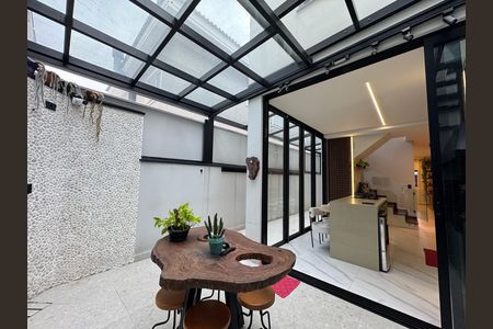 Casa à venda com 140m², 3 quartos e 4 vagas Casa à venda com 140m², 3 quartos e 4 vagasÁrea gourmet