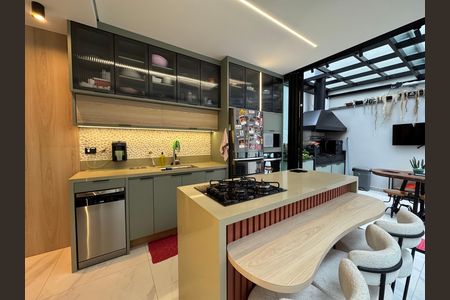Casa à venda com 140m², 3 quartos e 4 vagas Casa à venda com 140m², 3 quartos e 4 vagasCozinha
