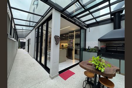 Casa à venda com 140m², 3 quartos e 4 vagas Casa à venda com 140m², 3 quartos e 4 vagasÁrea gourmet