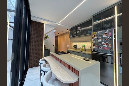 Casa à venda com 140m², 3 quartos e 4 vagas Casa à venda com 140m², 3 quartos e 4 vagasCozinha