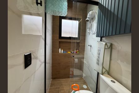 Casa à venda com 140m², 3 quartos e 4 vagas Casa à venda com 140m², 3 quartos e 4 vagasBanheiro da Suíte 2