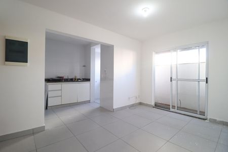 Sala de apartamento para alugar com 2 quartos, 61m² em Umuarama, Uberlândia