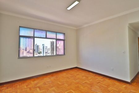 Apartamento para alugar com 115m², 3 quartos e sem vagaSala