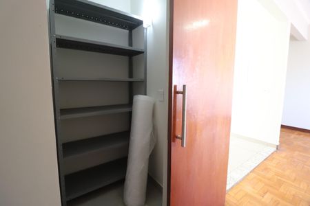 Apartamento para alugar com 115m², 3 quartos e sem vagaCorredor - Armário