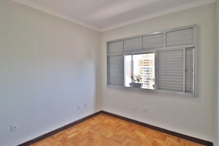 Apartamento para alugar com 115m², 3 quartos e sem vagaQuarto 1