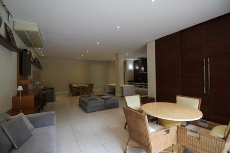 Apartamento para alugar com 68m², 2 quartos e 1 vagaÁrea Comum