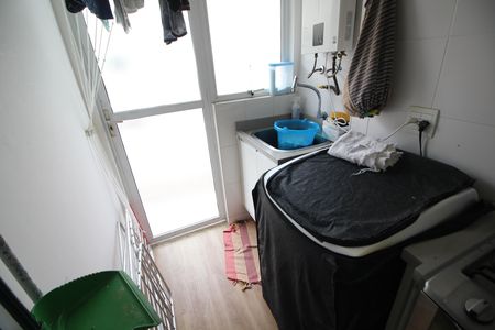Apartamento para alugar com 68m², 2 quartos e 1 vagaÁrea de Serviço