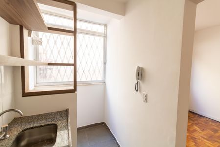 Cozinha de apartamento para alugar com 1 quarto, 42m² em Menino Deus, Porto Alegre