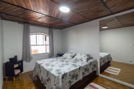 Casa para alugar com 200m², 5 quartos e 2 vagasQuarto 1