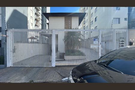 Casa de condomínio para alugar com 82m², 3 quartos e 2 vagas Casa de condomínio para alugar com 82m², 3 quartos e 2 vagasFachada
