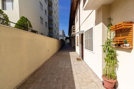 Casa de condomínio para alugar com 82m², 3 quartos e 2 vagas Casa de condomínio para alugar com 82m², 3 quartos e 2 vagasCorredor