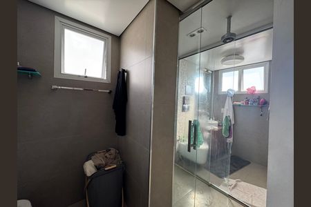 Apartamento à venda com 200m², 3 quartos e 4 vagasBanheiro suíte Master