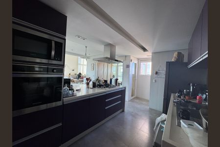 Apartamento à venda com 200m², 3 quartos e 4 vagasCozinha