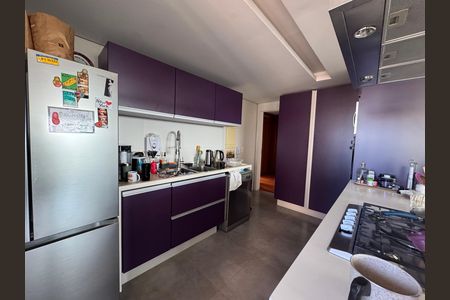 Apartamento à venda com 200m², 3 quartos e 4 vagasCozinha